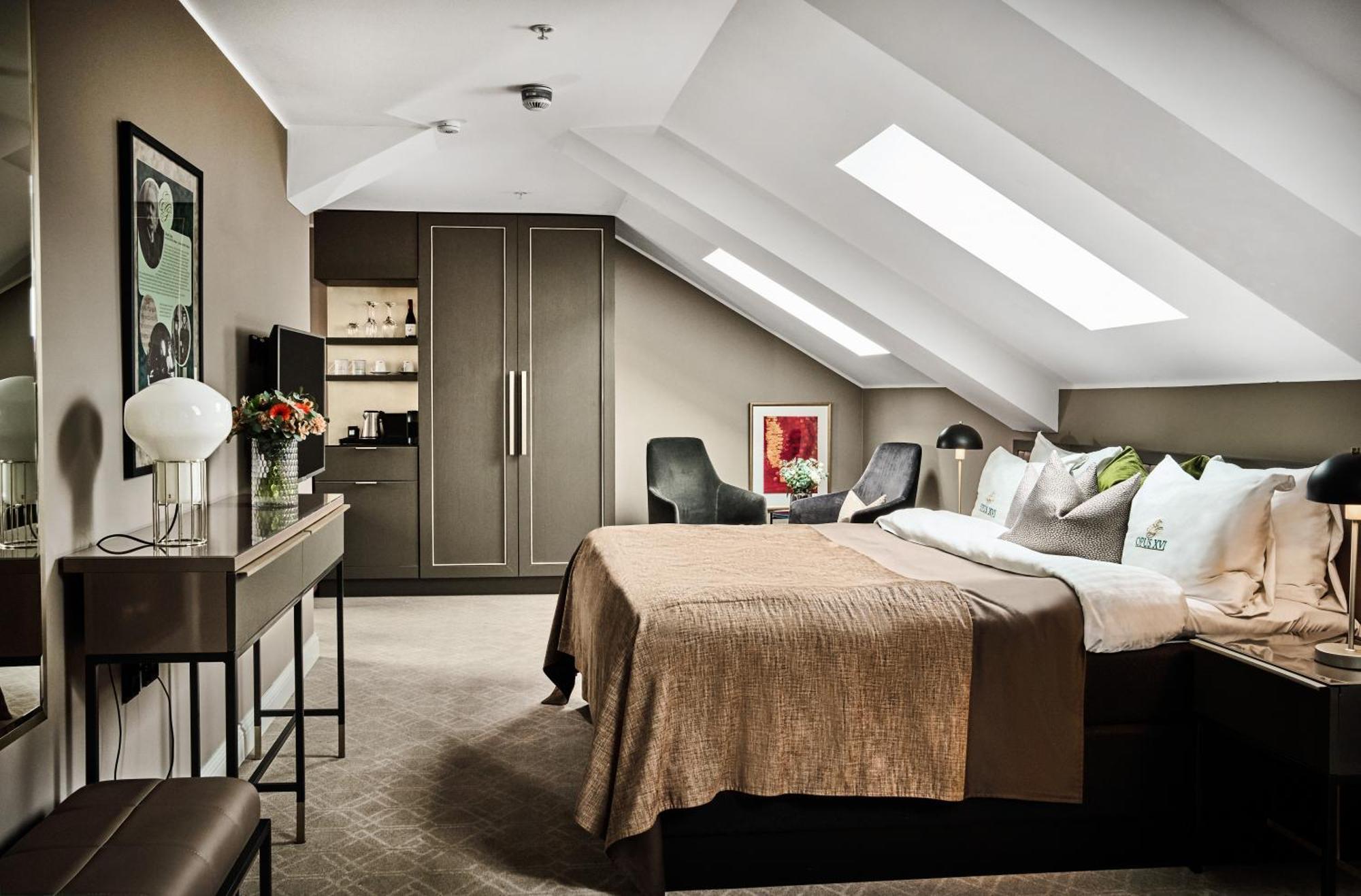 Opus 16 Hotel Bergen Exterior photo A room at the hotel