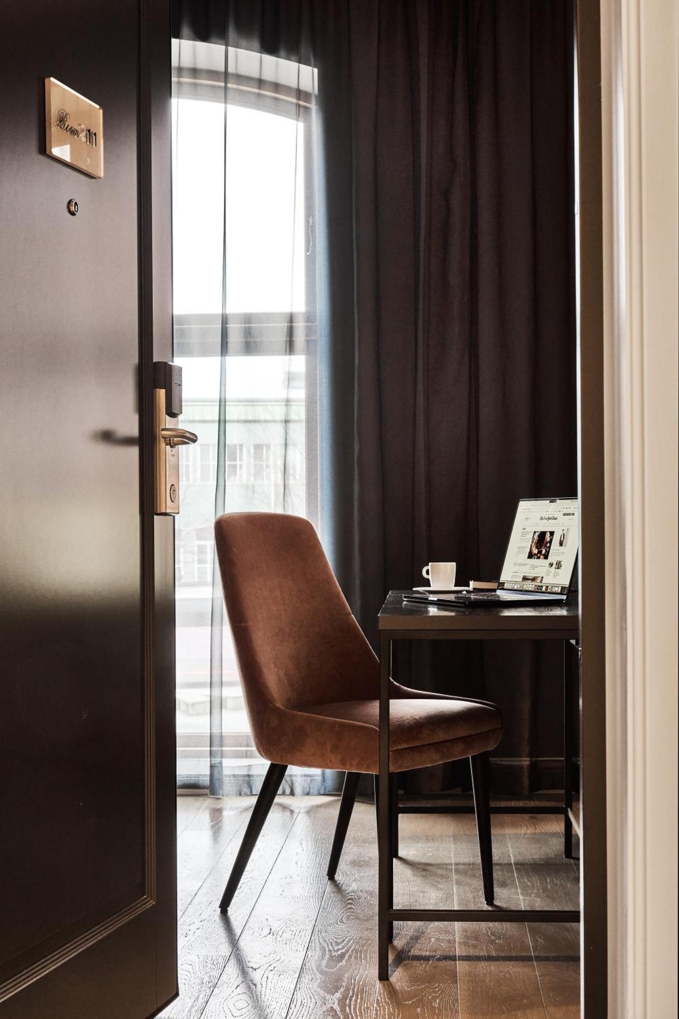 Opus 16 Hotel Bergen Exterior photo A room at the hotel
