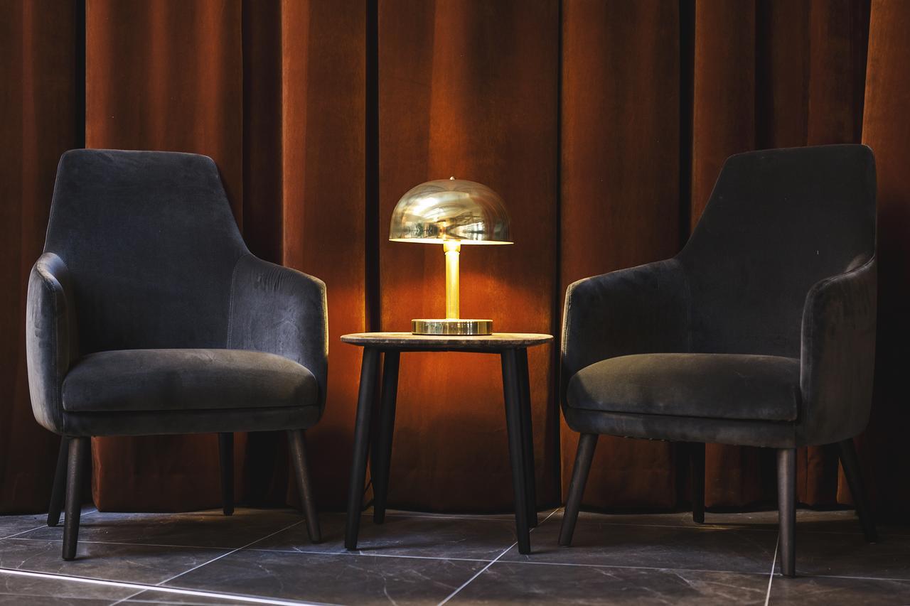 Opus 16 Hotel Bergen Exterior photo A table lamp